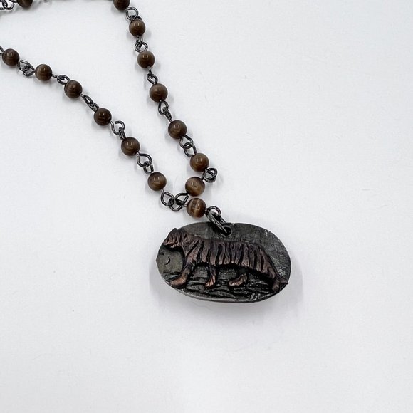 Up-Cycled - Tigers Eye Beaded Necklace Reversable Tiger Pendant 16” Necklace - Picture 5 of 7